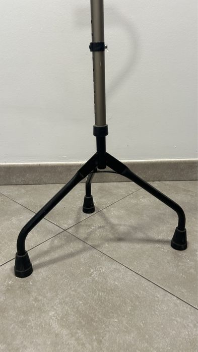 Bengala de três pés