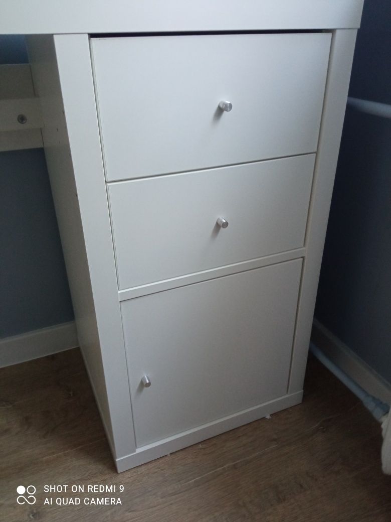 Biurko Kallax Ikea białe, szuflady, otwierana szafka