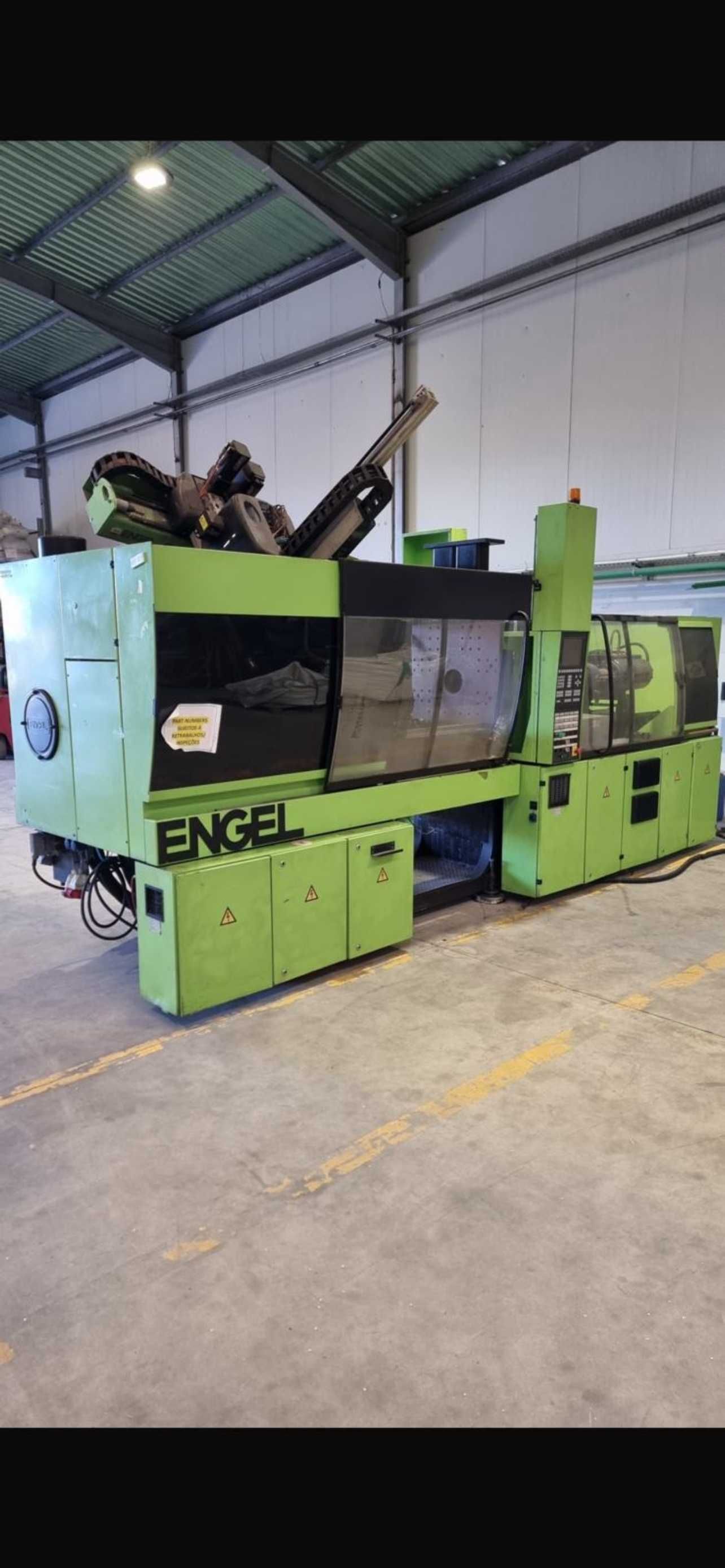 Maquina Injeção ENGEL VICTORY 650/130 POWER (para peças) Com ROBOT