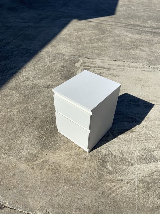 Mesinha de cabeceira Kullen (IKEA)