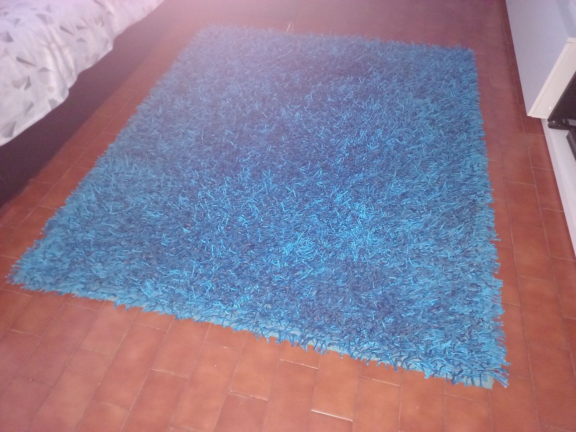 Carpete para sala usada.