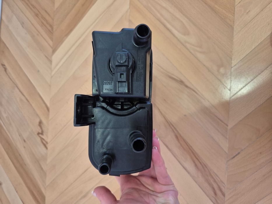 LX61-9E857-FD абсорбер каністра з вуглем Ford Escape фильтр угольный