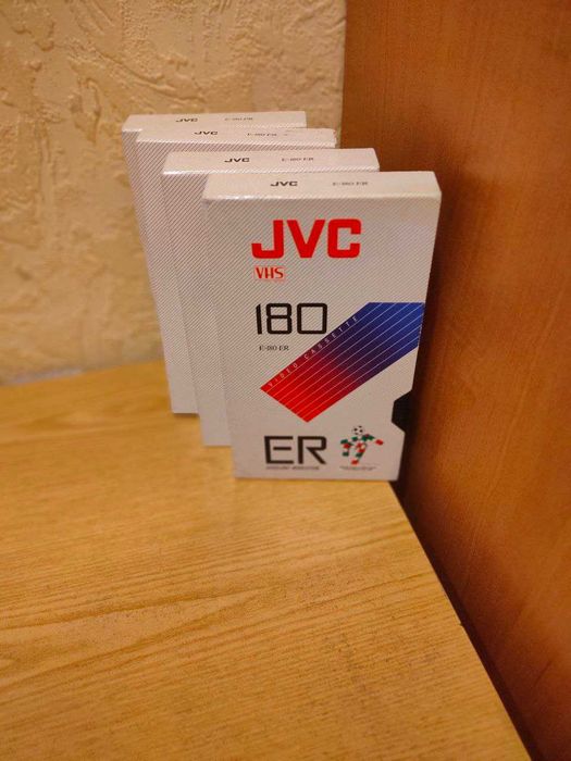 Відео Касети JVC Е-180 ЕR виробництво Німеччина.  Висилаю.