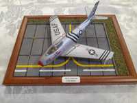 Diorama - Na lotnisku - model North American F-86 Sabre - 1:35