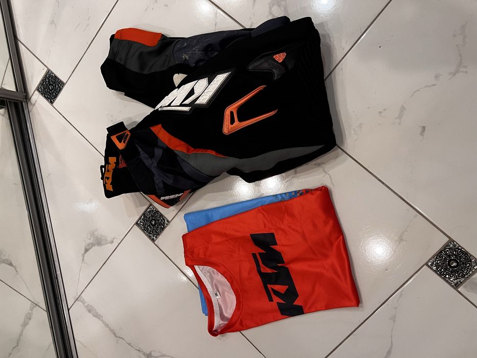 Мото костюм ktm.