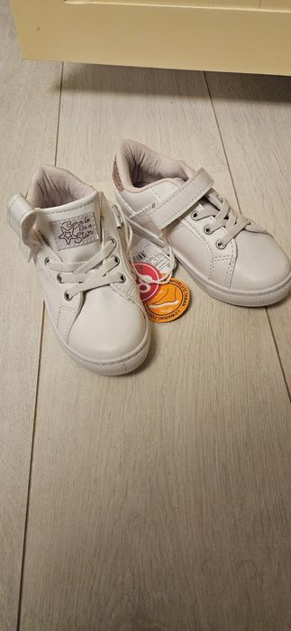 Кросівки для дівчинки