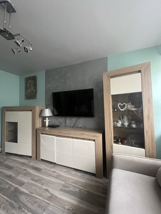 Zestaw mebli 3 - czesciowy + lustro