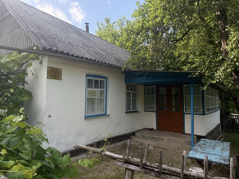 Продам будинок біля лісу