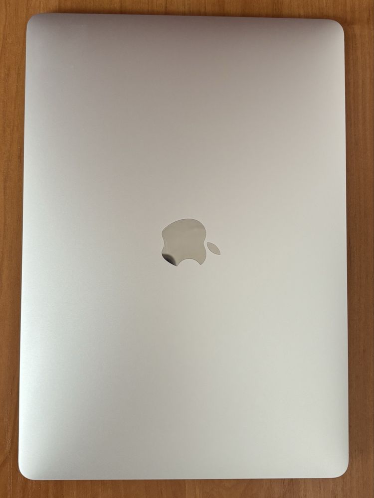 MacBook Pro 2021 A2251 13‘ i5-10п 2,0-3,8GHz 16/512 Silver