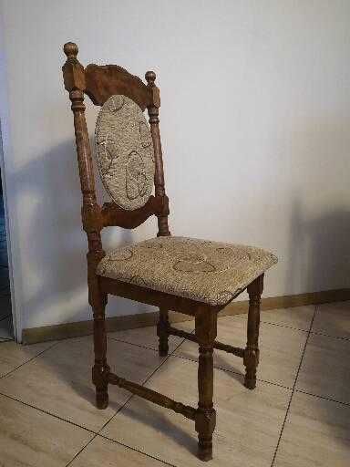 Krzesła drewniane do salonu  rzeźbione z podgięciem lędźwiowym