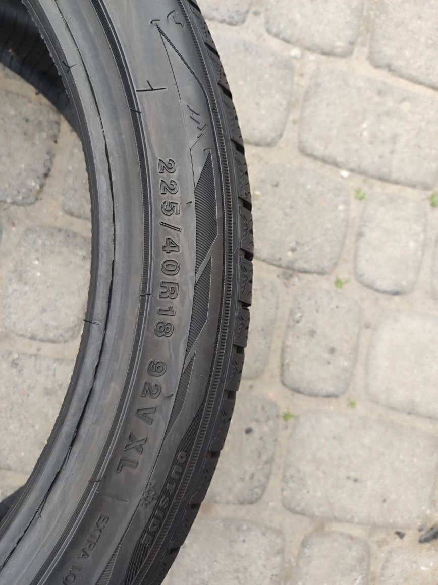 225.40.18 komplet opon zimowych Zetex WH1000