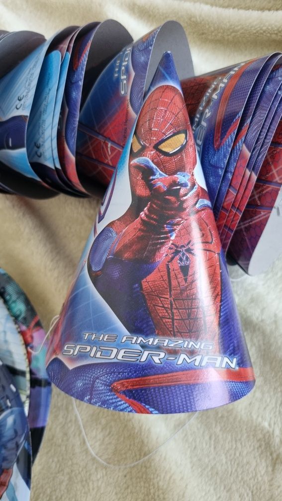 Zestaw urodzinowy Spiderman czapeczki talerzyki