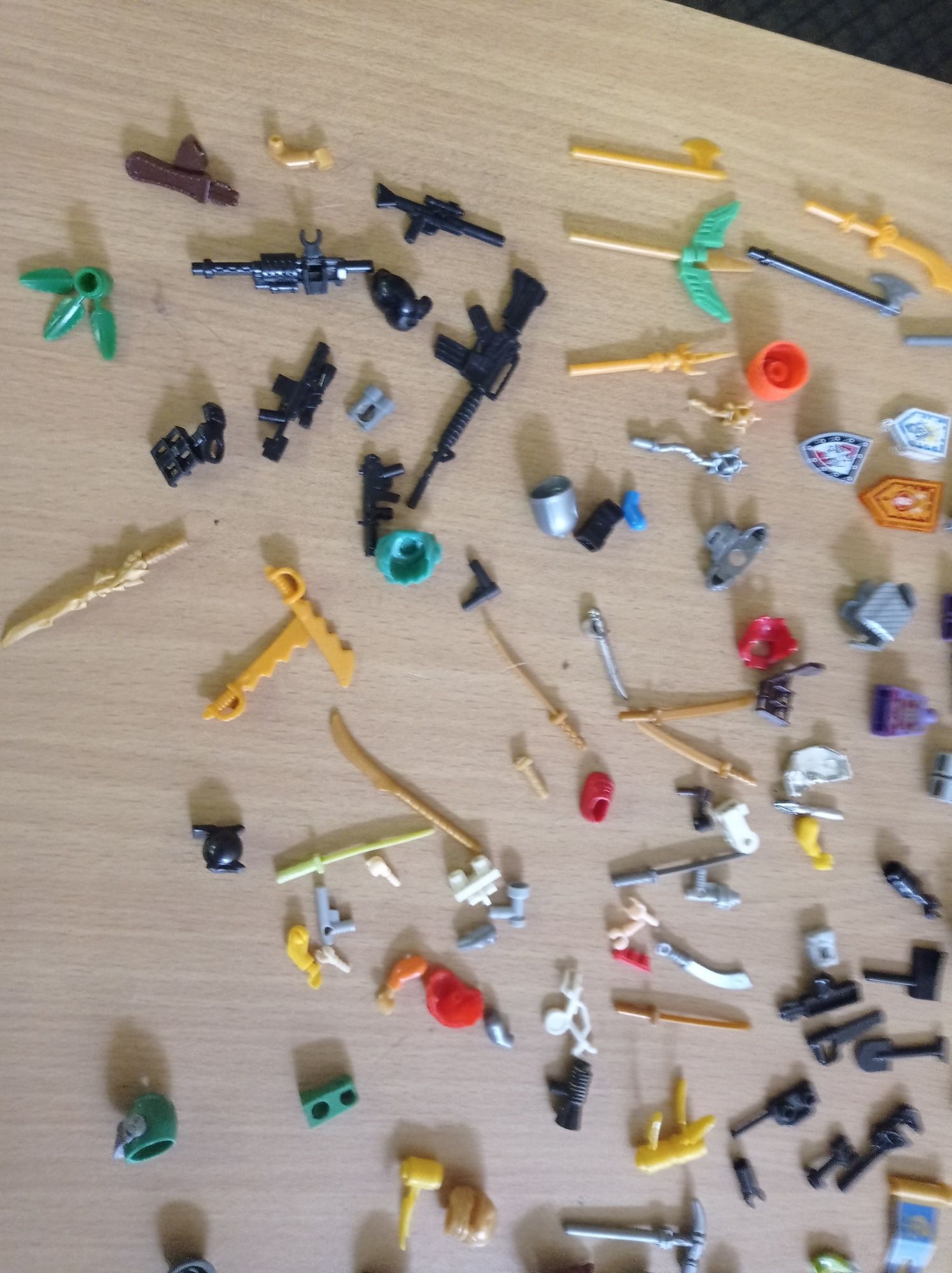 Фігурки та деталі лего Lego б/у