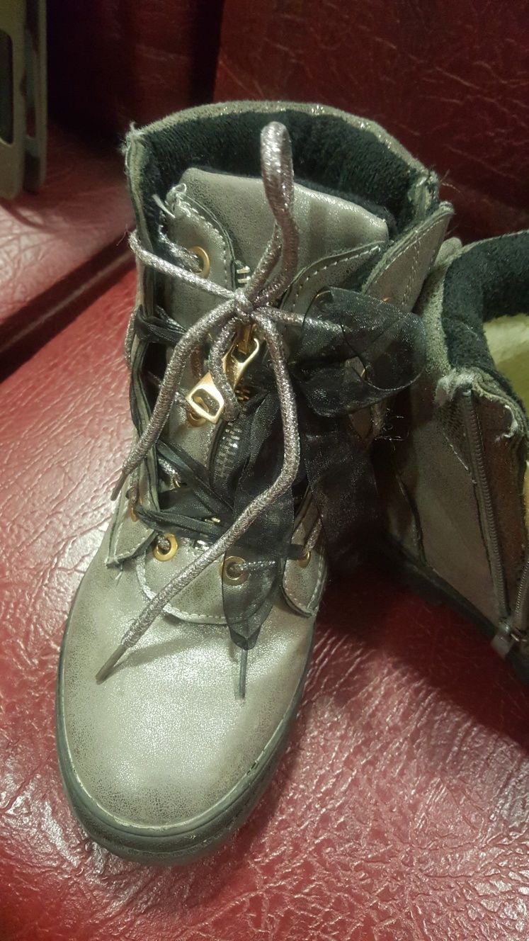 Зимові черевики ботінки дитячі.Розмір 34 Зимнее детские ботинки