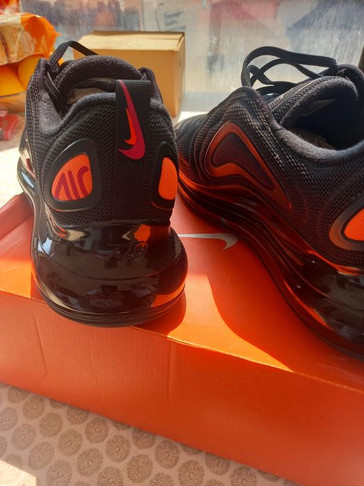 Vende se tenis nike 720
