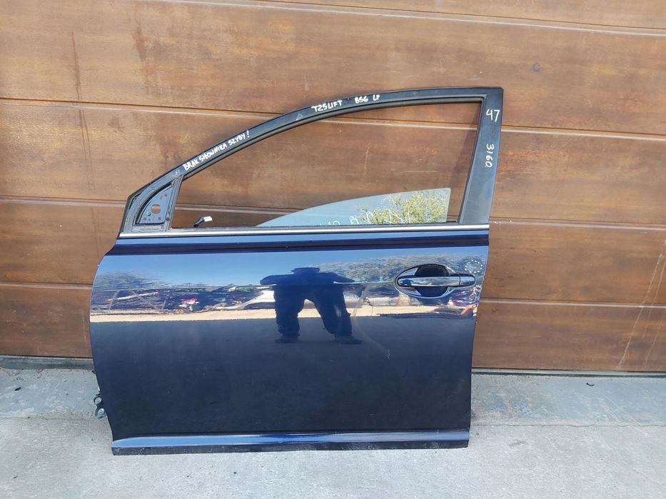 TOYOTA AVENSIS T25 drzwi lewy przód lewe 8s6