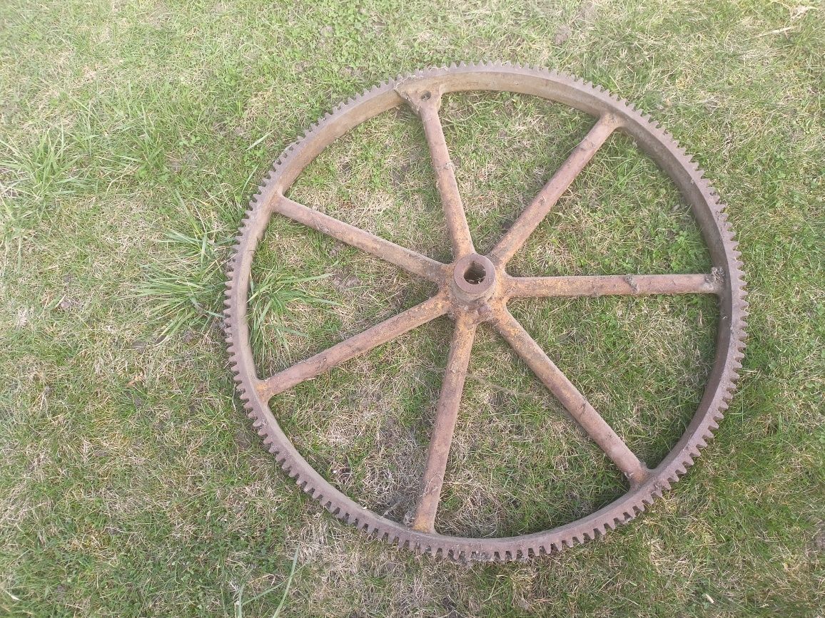 Stare żeliwne koło zębate 75 cm