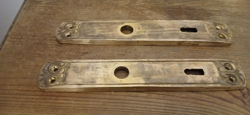 Stare okucia szyldy drzwiowe, mosiądz grube