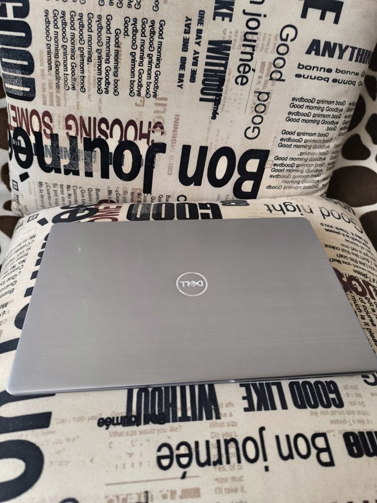 Laptop DELL Latitude 7320, i7 11- gen, 16 GB DDR4, 256GB SSD