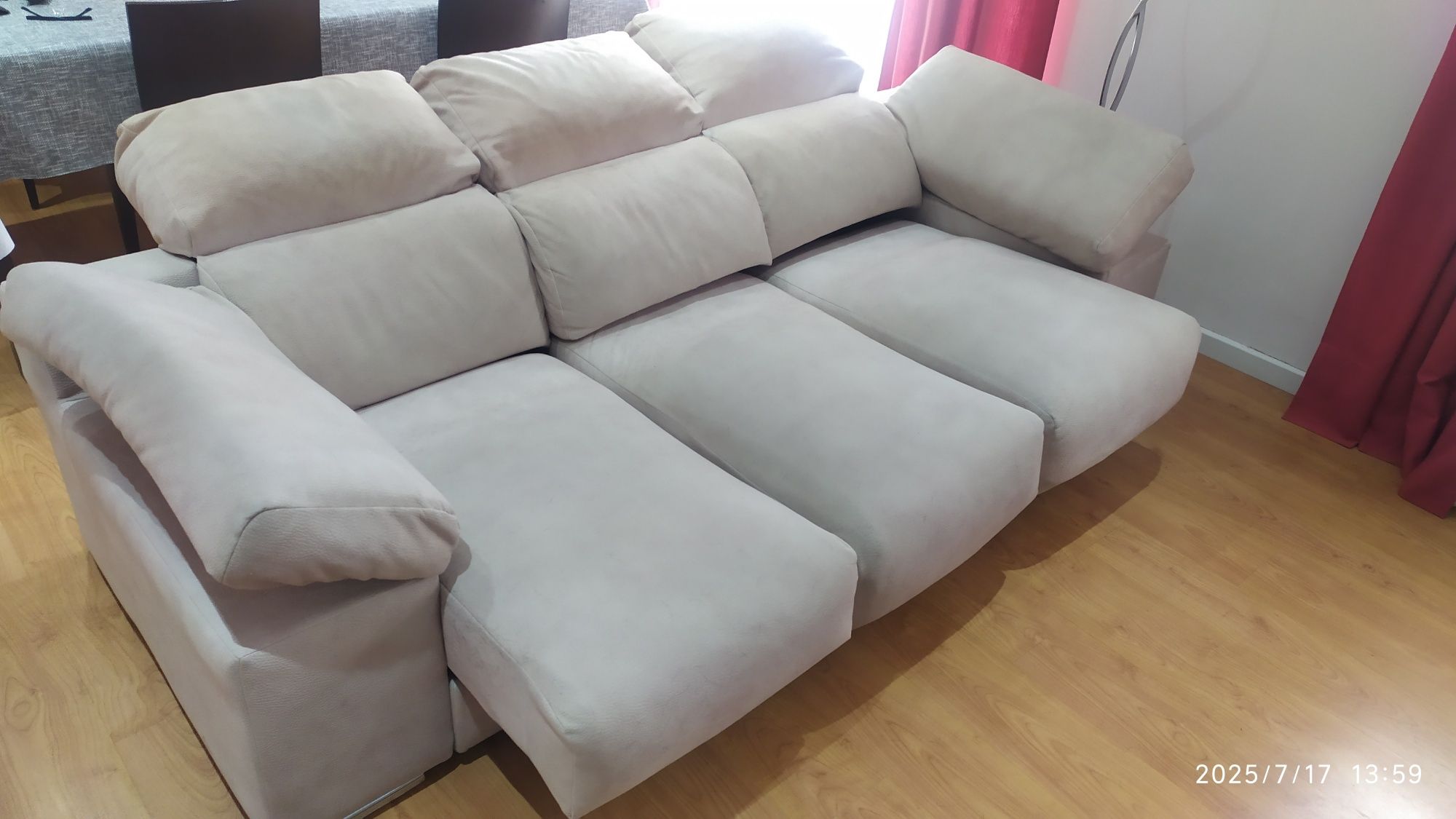 Sofá 3 lugares com chaise long reversível
