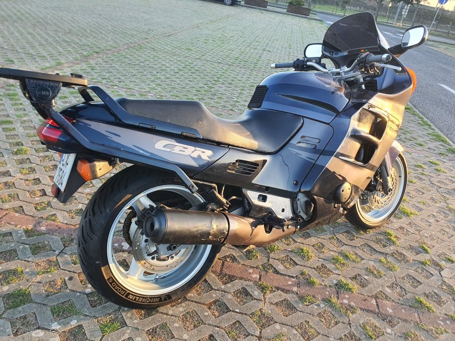 Honda sc24 cbr1000f