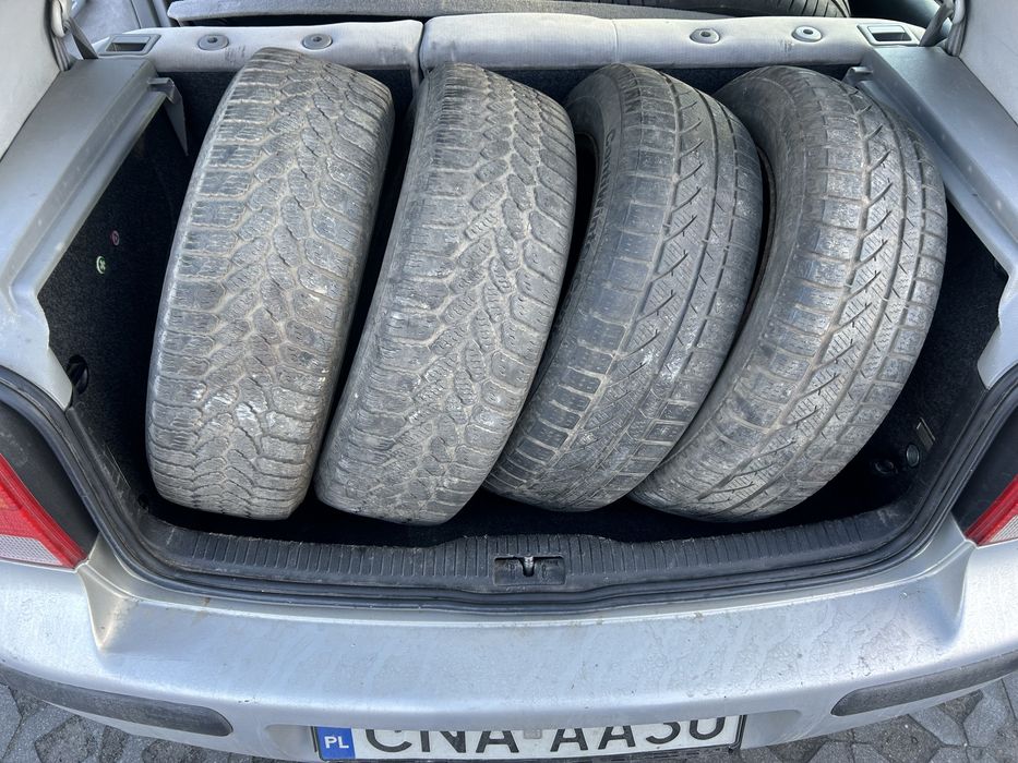 VW Golf IV 1.6 SR 5 drzwi alufelgi Nowe oplaty ROK 2 komplety kół 4