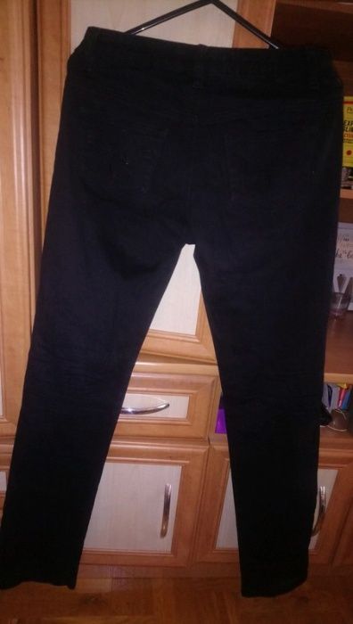 Czarne jeansowe spodnie 95% bawełna 5% spandex rozmiar M