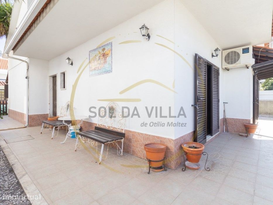 Moradia isolada térrea T4 - centro de Fernão Ferro - 365.000€