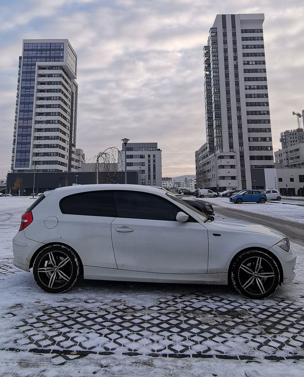 BMW 1 E81 118d 143KM