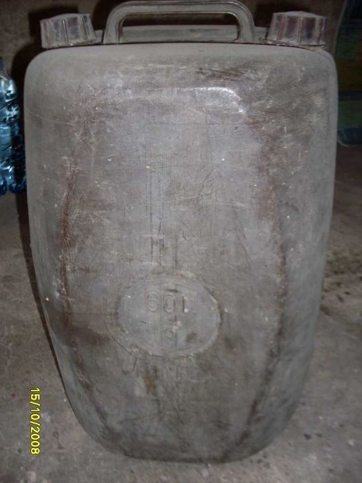 kanister , stary pojemnik bańka na paliwo z PRL 60 litrów