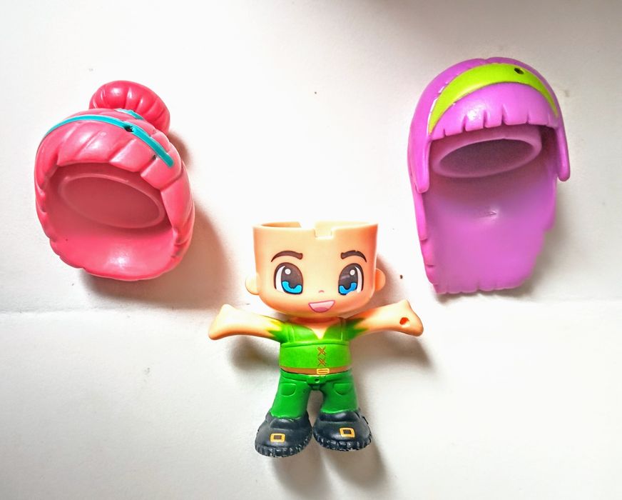 Piny Pon bonecos.Precos a partir de 0,50€.15€ tudo.