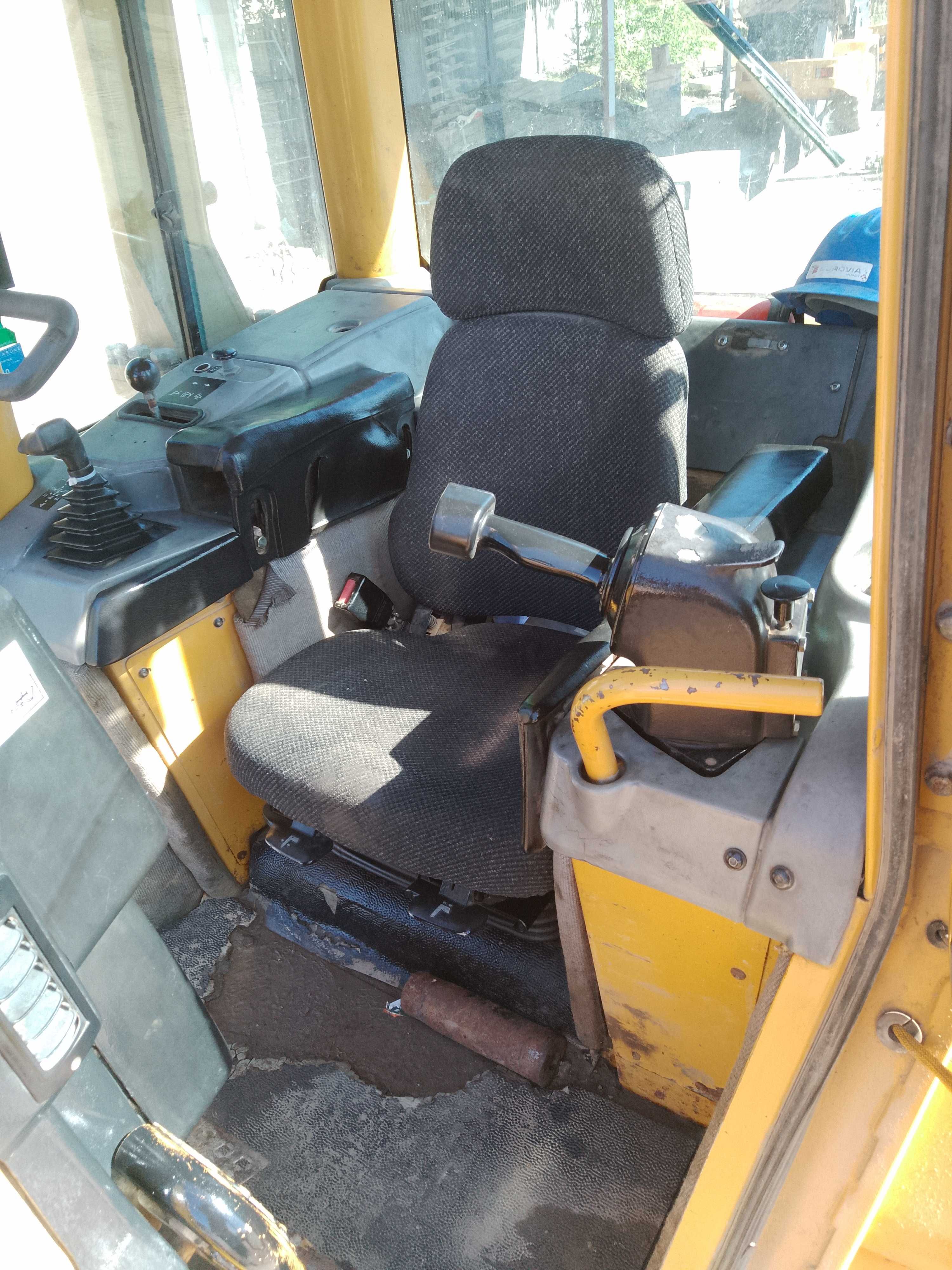 Sprzedam spycharkę cat d6