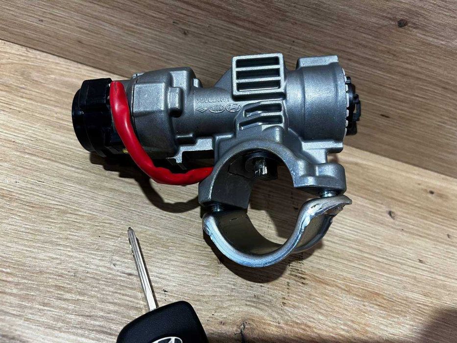 Замок зажигання зажигания запалювання Hyundai ix35 Tucson іх35 Туксон