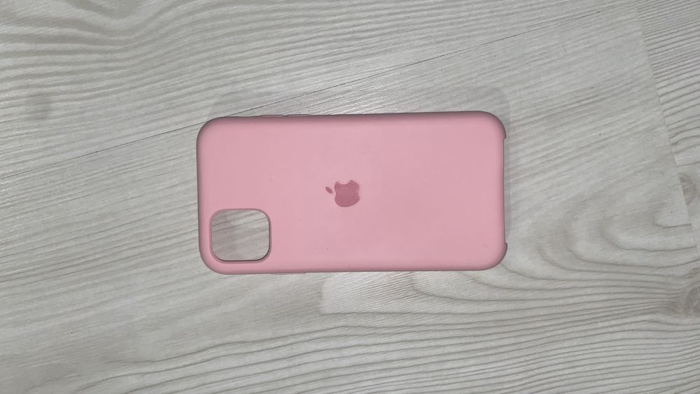 Чохли на айфон 11 б/у