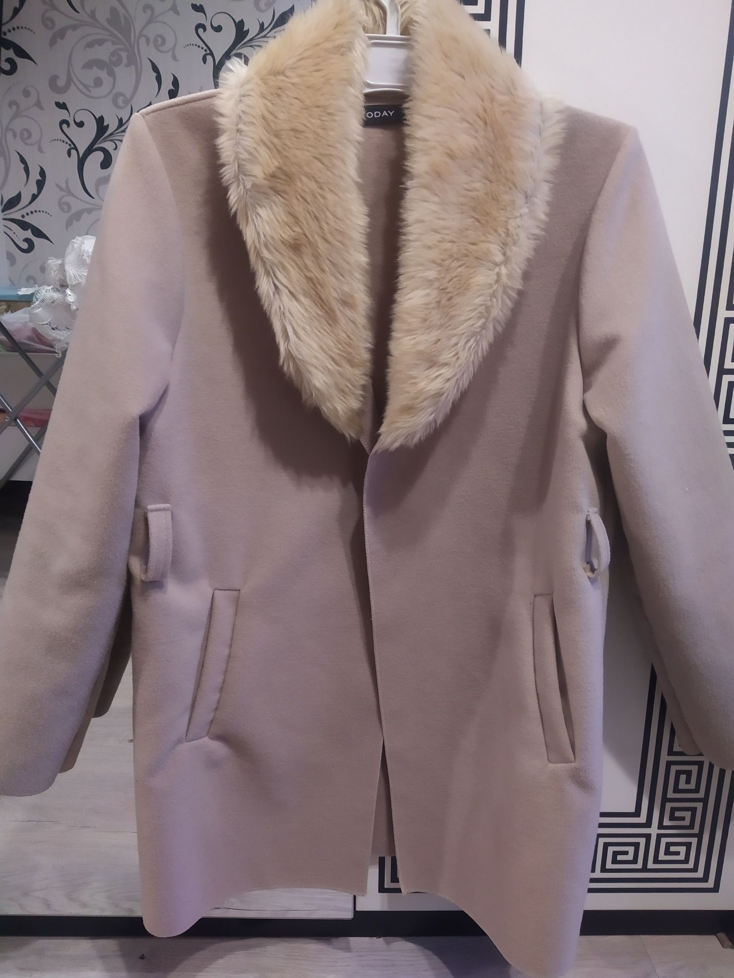 Жіноче    пальто