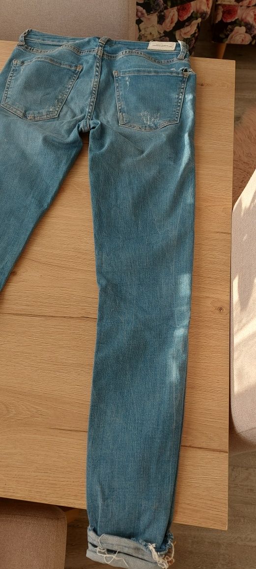 Spodnie jeansowe firmy Zara na rozmiar 36