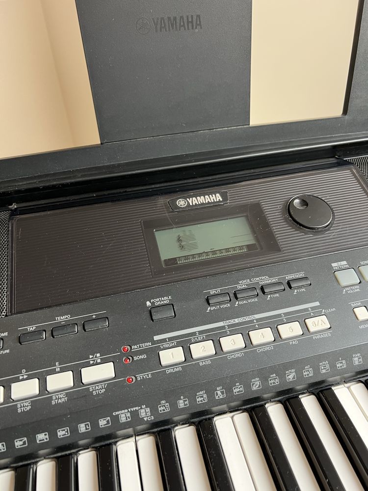Yamaha PSR-E433 + statyw Athletic