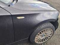 BŁOTNIK PRAWY PRZÓD BMW E87 KOD LAK. A22/7 SPARKLING GRAPHITE