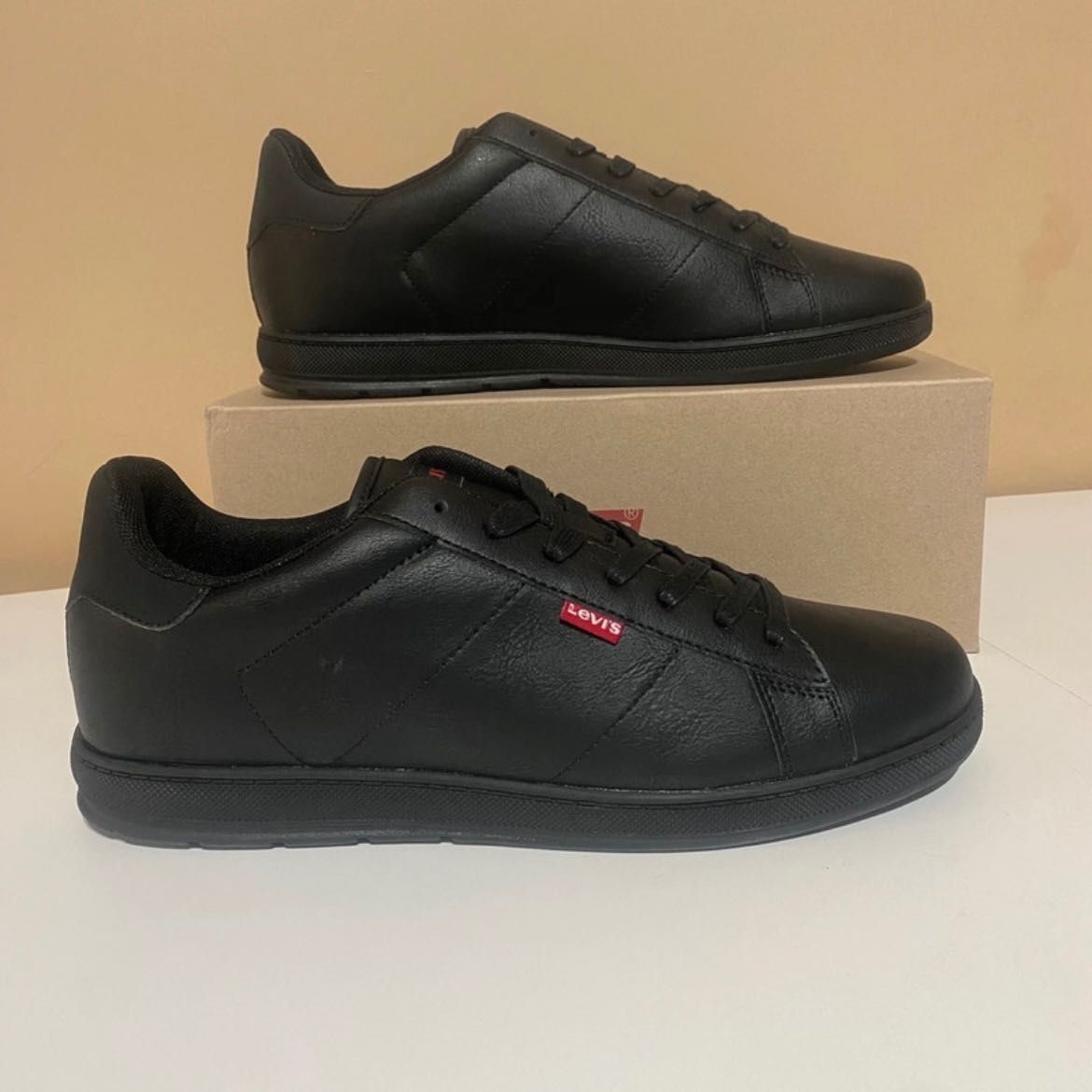 Buty LEVi’S r. 45 - 28 ,5 cm czarne Levis Sneakersy