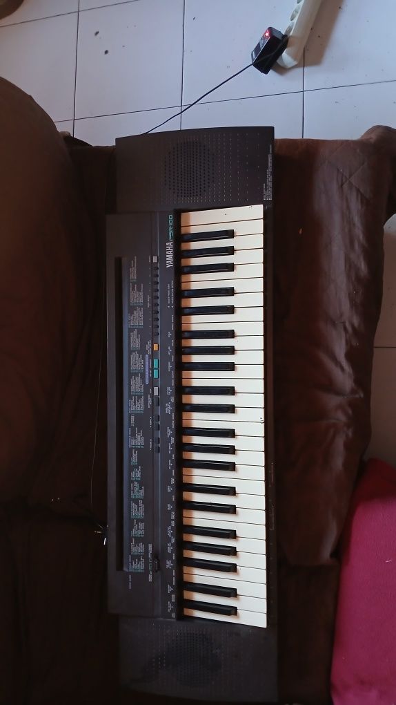 Órgão Yamaha PSR