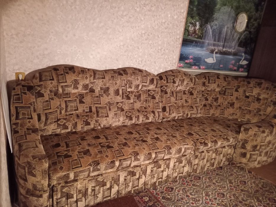 Продаю двомісний диван, який складався з декількох частин