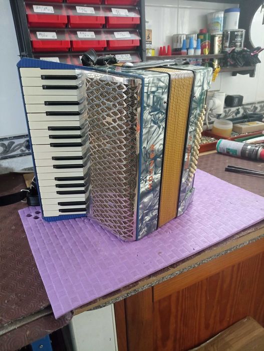 Hohner Imperial IV