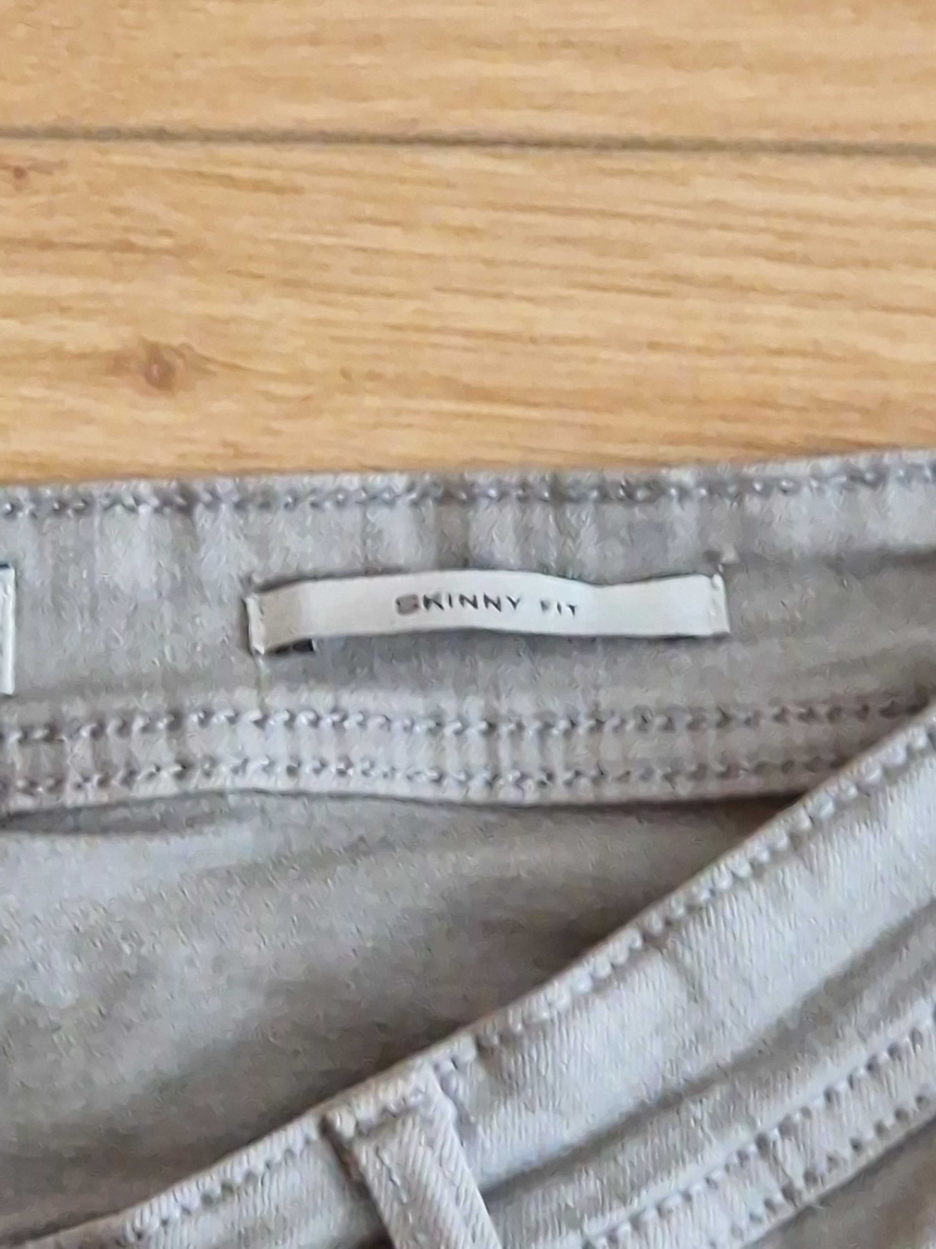 Calças Mango Cinzentas Skinny Fit (Tamanho EUR42)