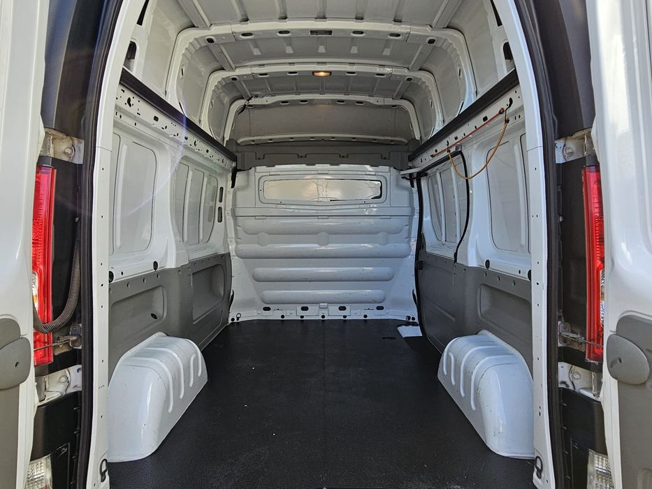 Vendo Renault trafic com apenas 36 mil km reais está como nova