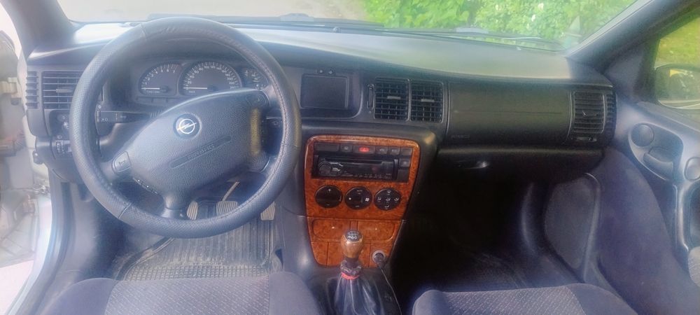 Опель Вектра б продам