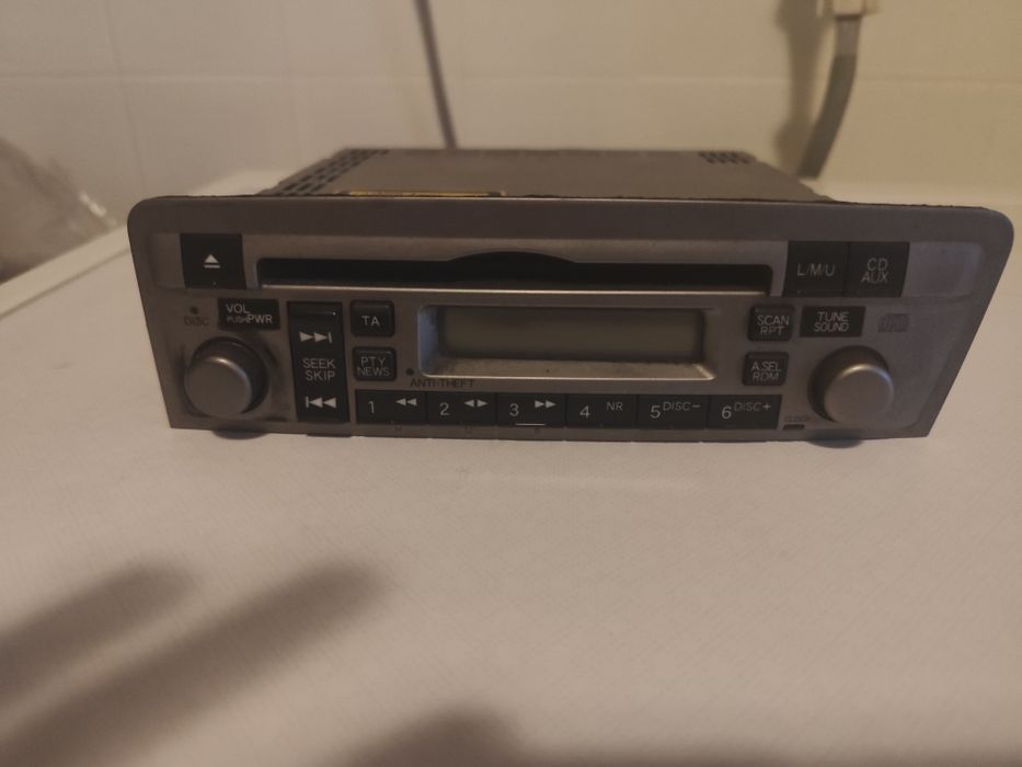 Radio Honda Civic VII Hatchback Radio de origem e Estrutura metálica