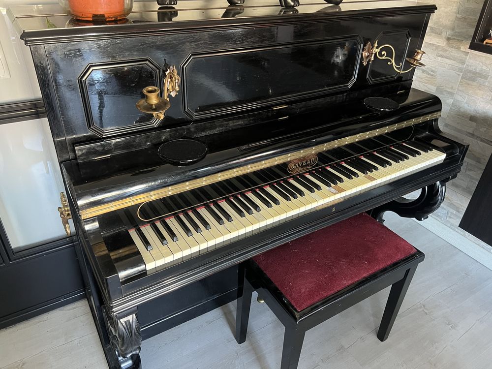 Piano parisiense Preto 1867