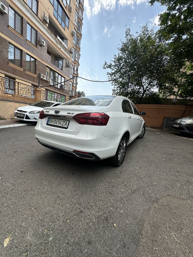Geely Emgrand EV450