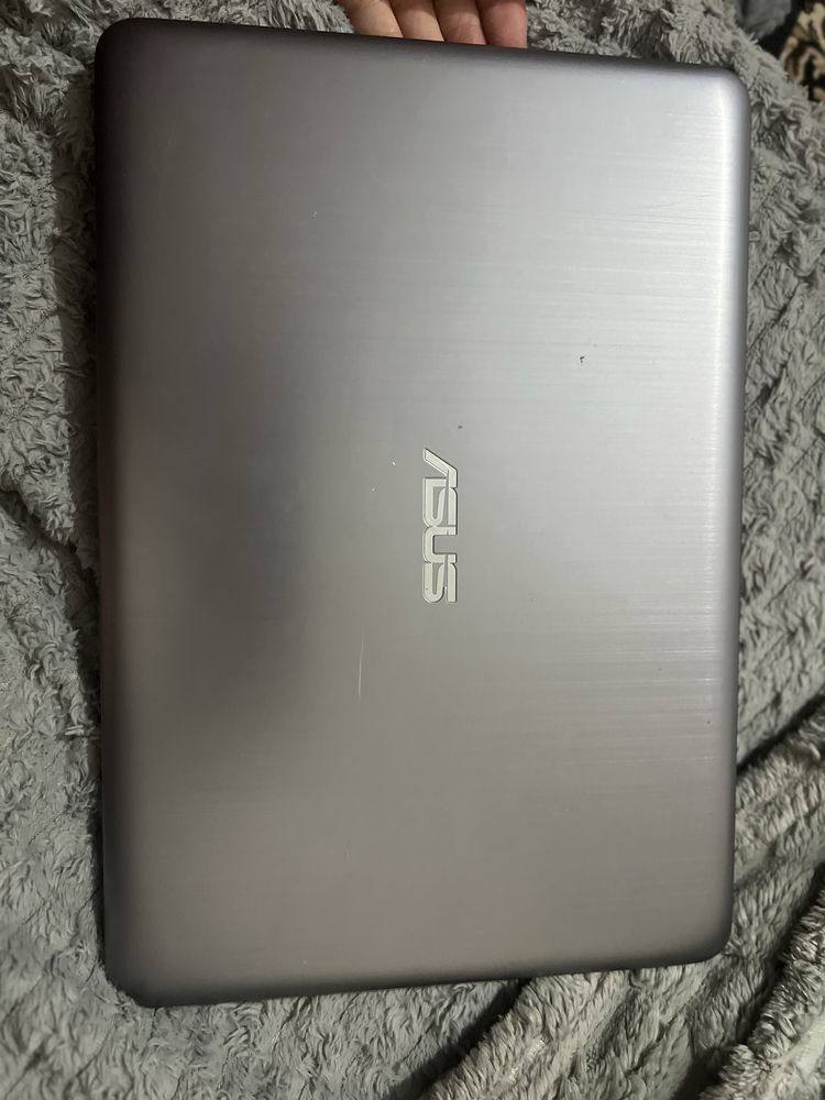 Ноутбук Asus в гарному стані
