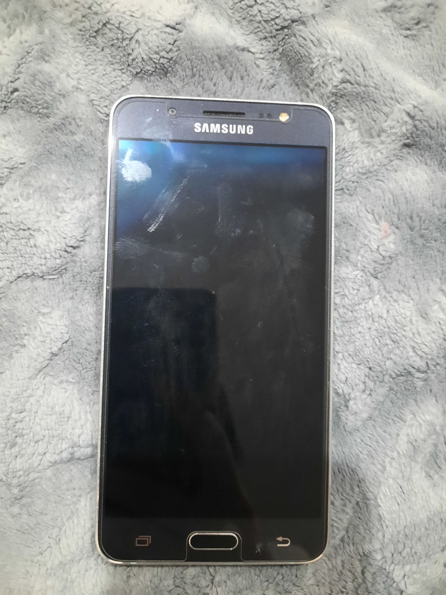 Телефон samsung j5 2016